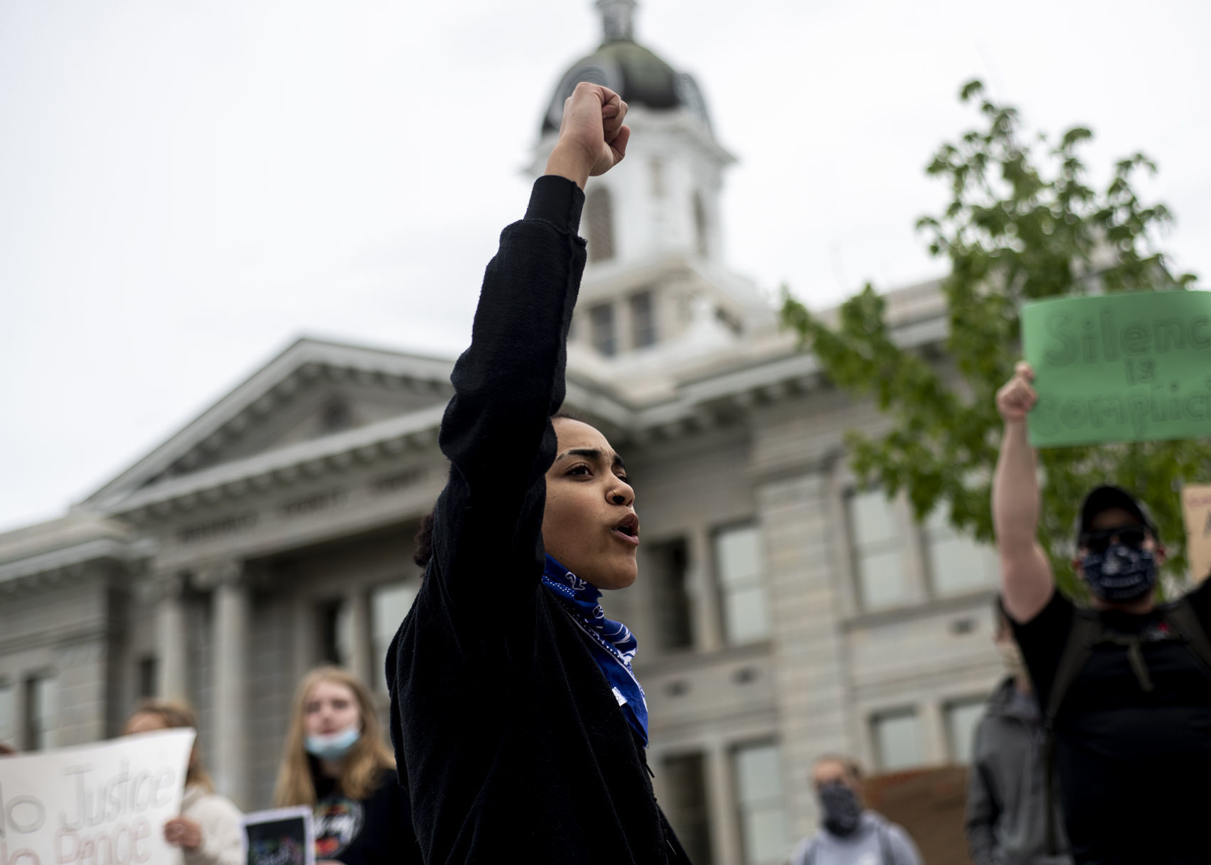 Mahogany Howard leads a chant